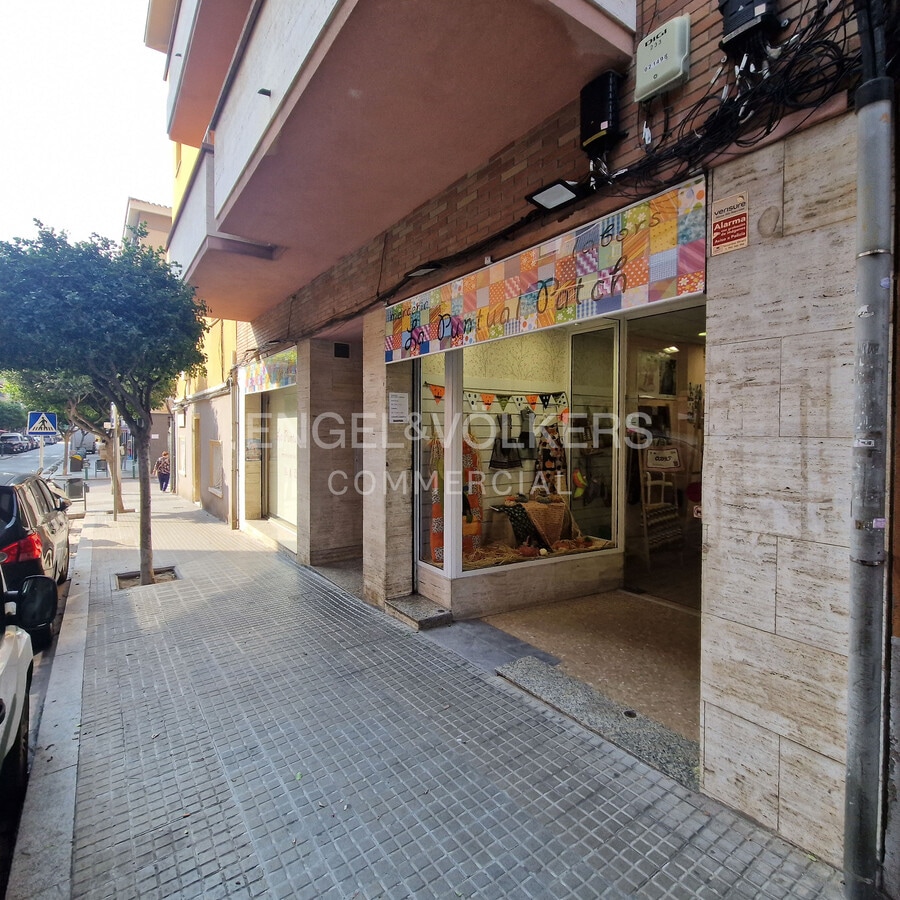 Sant Feliu de Llobregat, BAR 08980 - Lot 1 - - Photo intérieure - Image 1 of 4