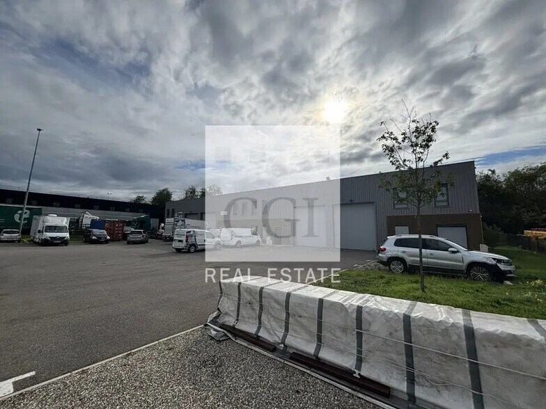 Bureau dans Corbas à louer - Photo de l’immeuble – Image 2 sur 12