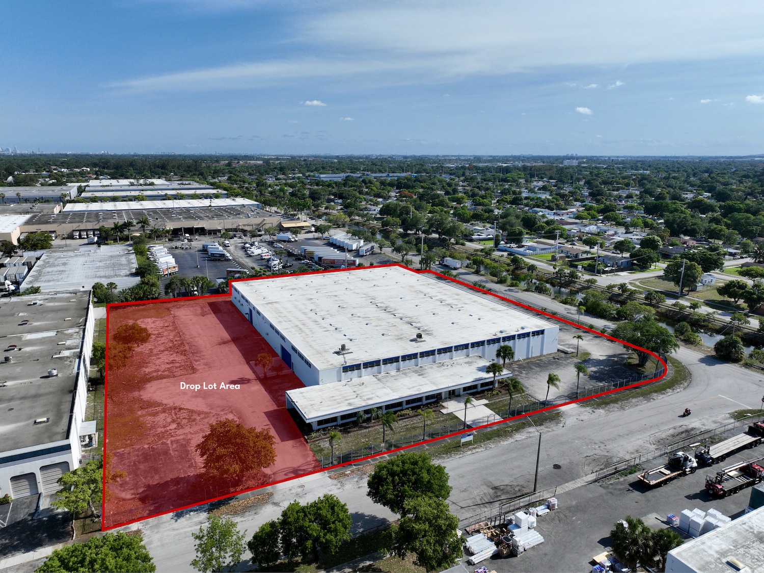 1600 Nw 165th St, Miami, FL à louer Photo de l’immeuble– Image 1 sur 8