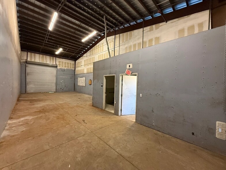2643 N 36 Ave, Phoenix, AZ à louer - Photo intérieure – Image 2 sur 10