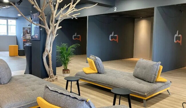 Plus de détails pour Local commercial à louer