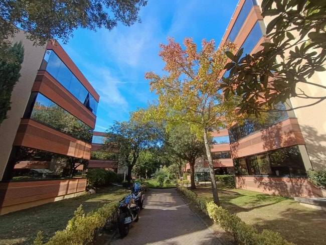 Plus de détails pour 17 Avenue Didier Daurat, Blagnac - Bureau à louer