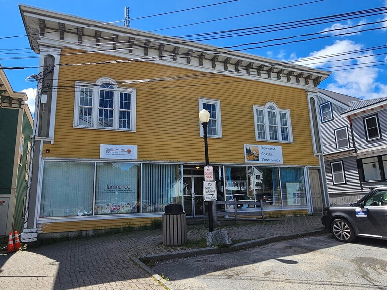 6 Colonial Way, Machias, ME à vendre - Photo de l’immeuble – Image 2 sur 17