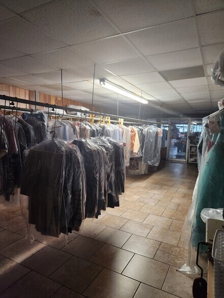 702 W Willis St, Alvin, TX à vendre - Photo de l’immeuble – Image 3 sur 8