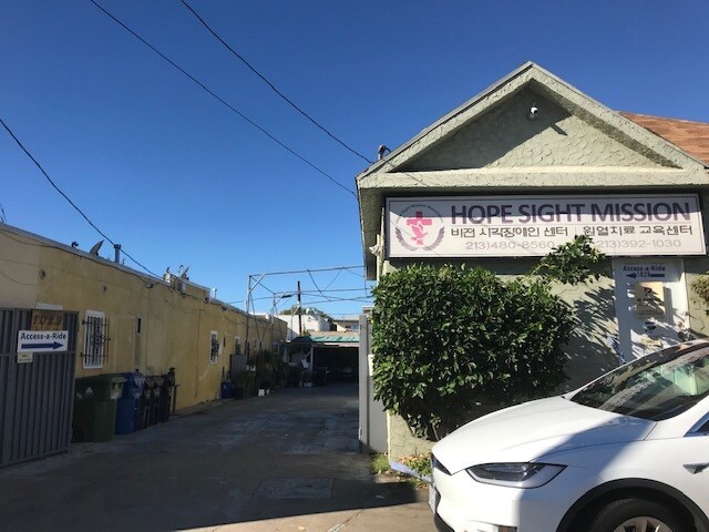 1029 S Normandie Ave, Los Angeles, CA à vendre - Photo de l’immeuble – Image 3 sur 4