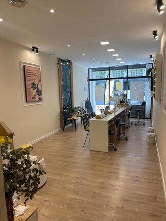 Plus de détails pour Local commercial à louer