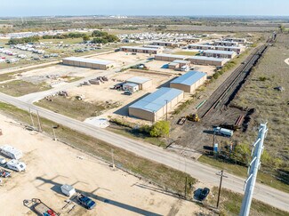 Plus de détails pour 7977 Old Bastrop Rd, New Braunfels, TX - Industriel/Logistique à louer