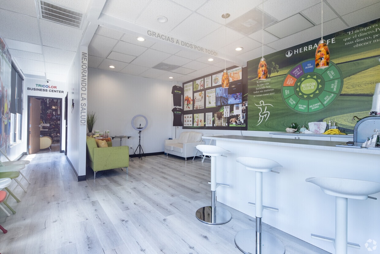 5318 S Vermont Ave, Los Angeles, CA à louer Photo intérieure– Image 1 sur 3