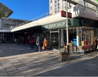 Plus de détails pour 9 Monmouth Walk, Cwmbran - Local commercial à louer