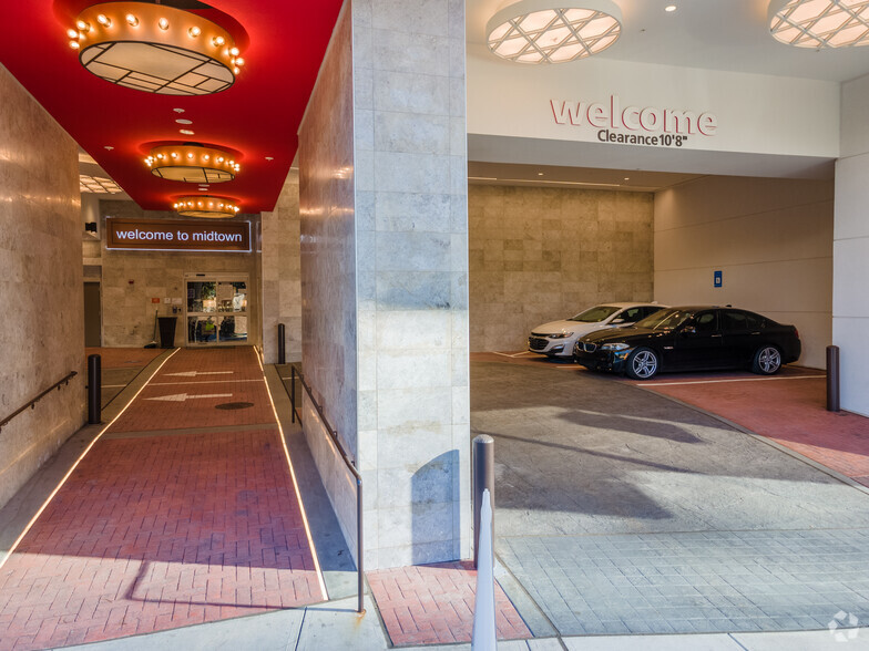 1231 W Peachtree St NE, Atlanta, GA à louer - Photo de l’immeuble – Image 2 sur 6