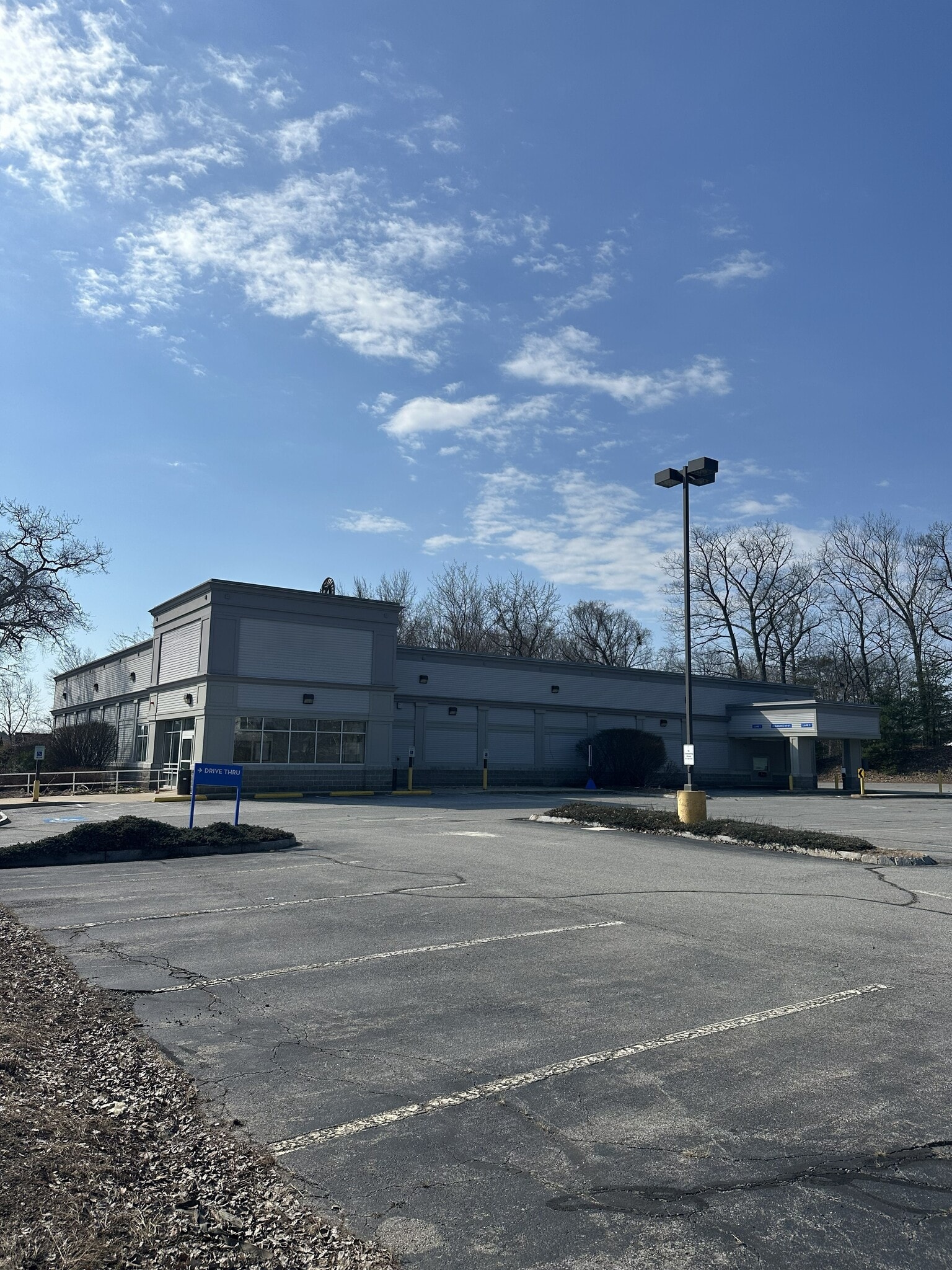 18-20 Crystal Ave, Derry, NH à louer Photo principale– Image 1 sur 13