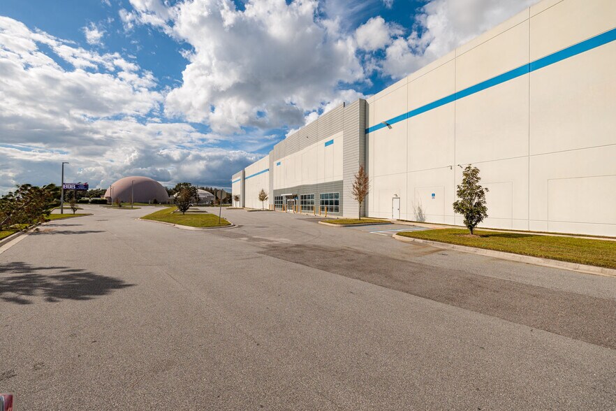 8401 State Road 33 N, Lakeland, FL à louer - Photo de l’immeuble – Image 2 sur 18