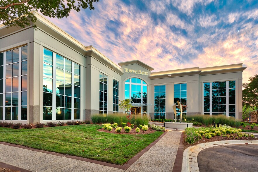 13900 Conlan Cir, Charlotte, NC à louer - Photo principale – Image 1 sur 8