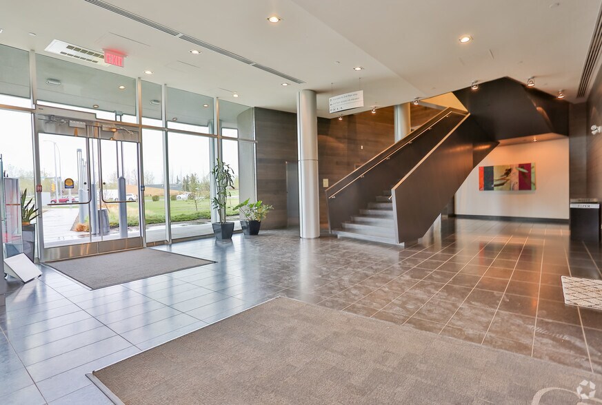 4954 Richard Rd SW, Calgary, AB à louer - Hall d’entrée – Image 2 sur 10
