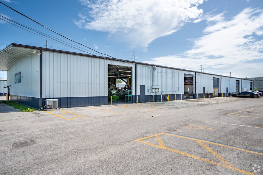 12555 N 44th St, Clearwater, FL à louer - Photo de l’immeuble – Image 3 sur 7