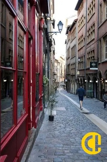 Local commercial dans Lyon à louer Photo de l’immeuble– Image 1 sur 2