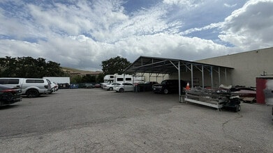 3167-3183 E Thousand Oaks Blvd, Thousand Oaks, CA à louer Photo de l’immeuble– Image 2 sur 6