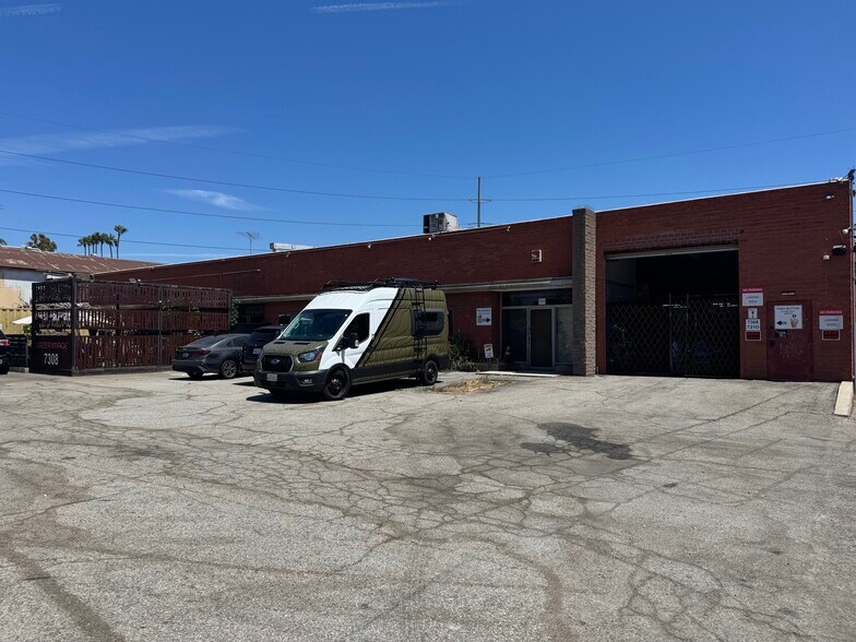 7310 La Cienega Blvd, Inglewood, CA à louer - Photo de l’immeuble – Image 2 sur 7