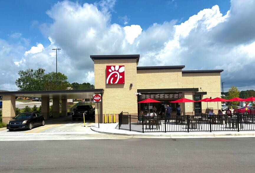 1605 Buford Hwy, Buford, GA à louer - Photo de l’immeuble – Image 2 sur 8