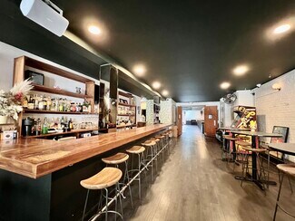 Plus de détails pour 66 Greenpoint Ave, Brooklyn, NY - Local commercial à louer