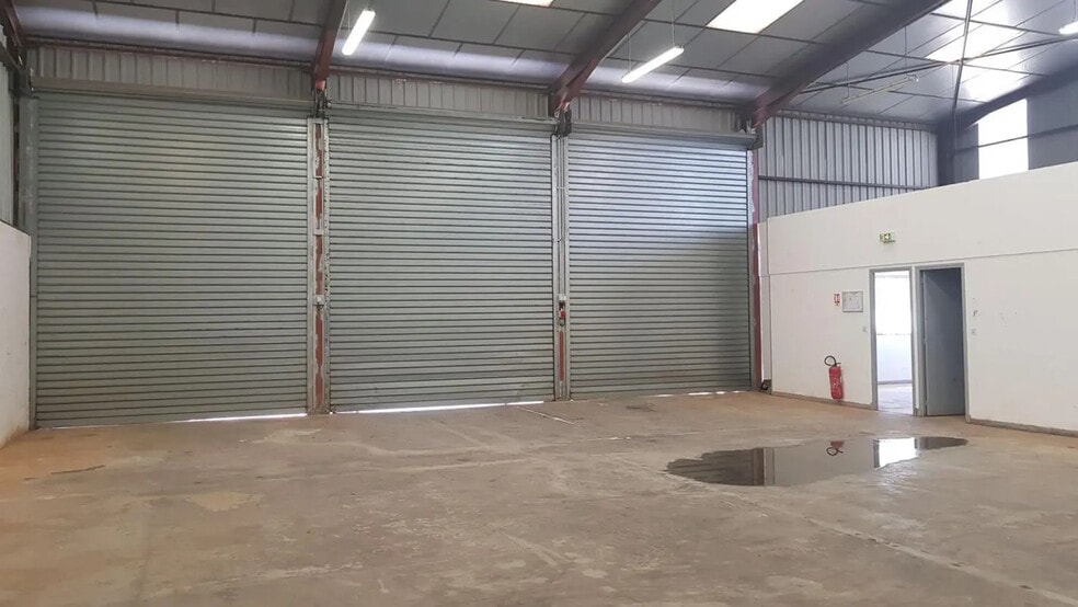 Bureau dans Flassans-sur-Issole à louer - Photo intérieure – Image 1 sur 4