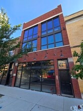 2886 N Milwaukee Ave, Chicago, IL à louer Photo de l’immeuble– Image 1 sur 9