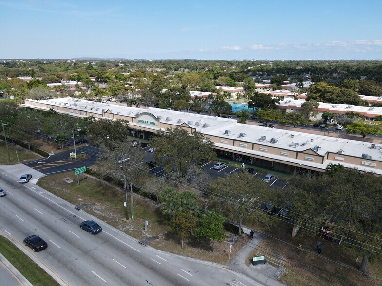 300-366 S State Road 7, Margate, FL à louer - Photo de l’immeuble – Image 3 sur 14