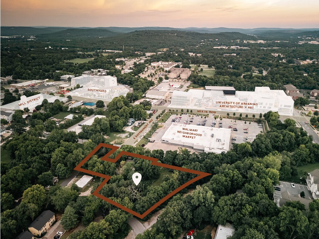 449 S University Ave, Fayetteville, AR à vendre Photo principale– Image 1 sur 5