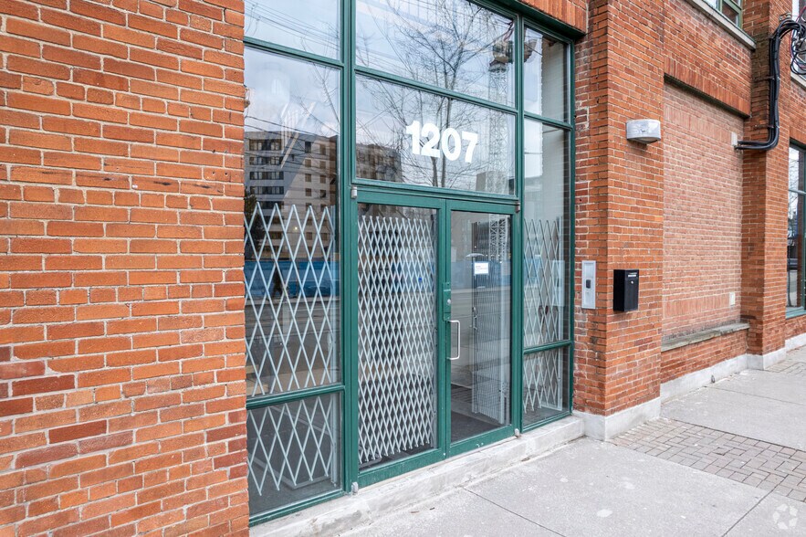 1201-1209 King St W, Toronto, ON à louer - Photo de l’immeuble – Image 2 sur 2