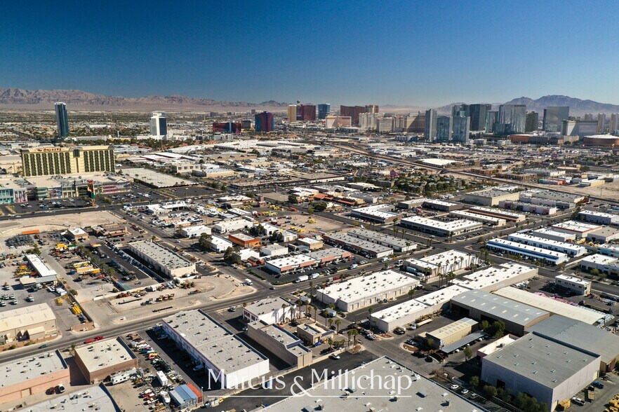5145 Rogers St, Las Vegas, NV à vendre - Photo de l’immeuble – Image 2 sur 7