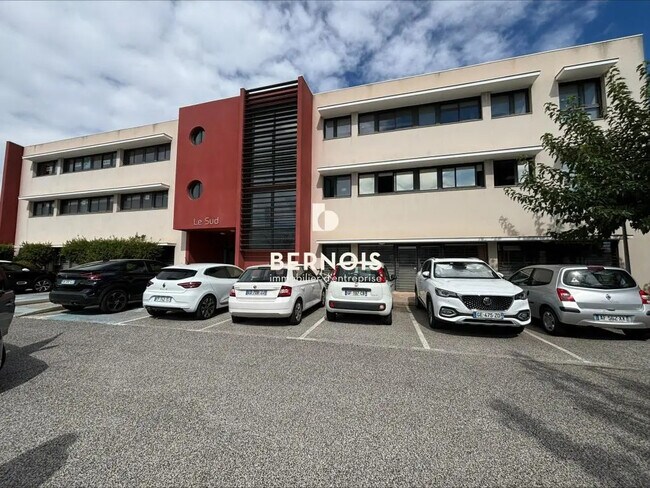 Plus de détails pour Bureau à louer