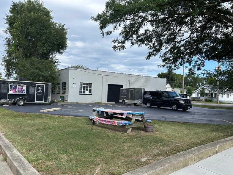 535 E Dixie Dr, Dayton, OH à vendre - Photo de l’immeuble – Image 2 sur 8