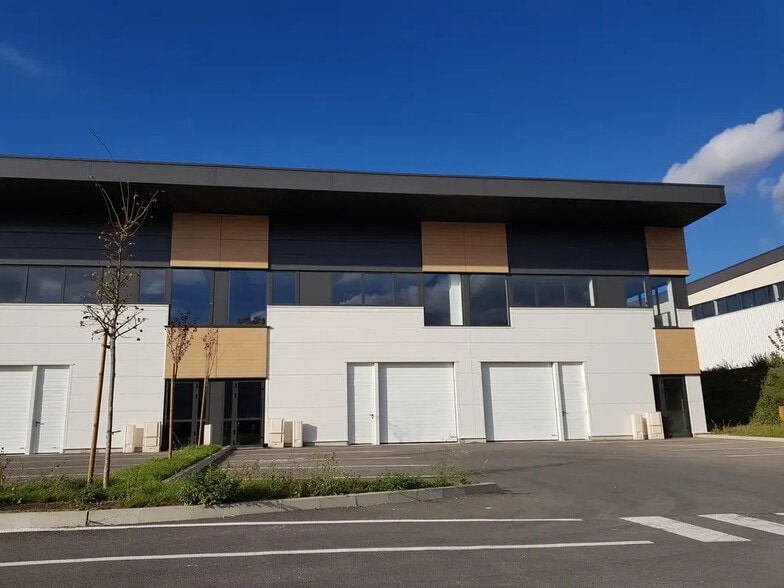 Industriel/Logistique dans Bussy-Saint-Georges à louer - Photo de l’immeuble – Image 3 sur 7
