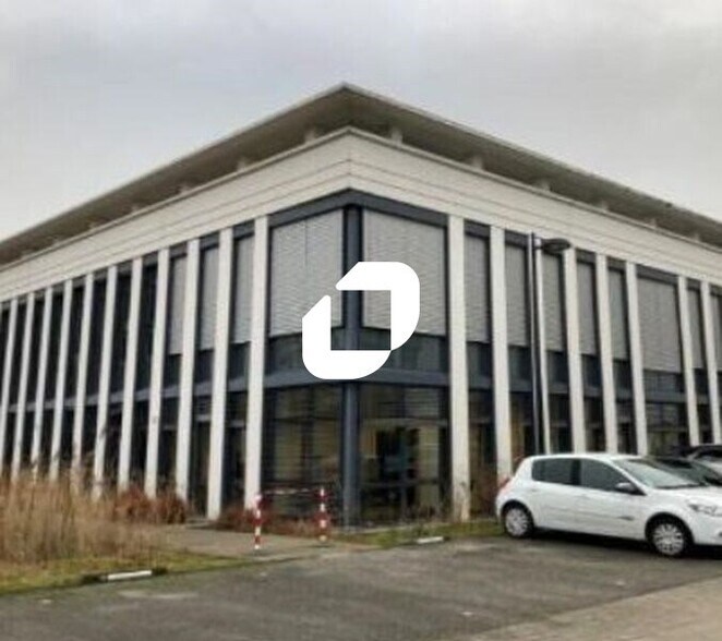3 Boulevard Jean Moulin, Élancourt à louer - Photo de l’immeuble – Image 1 sur 2