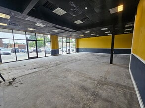 409 Western Blvd, Jacksonville, NC à louer Photo intérieure– Image 1 sur 2