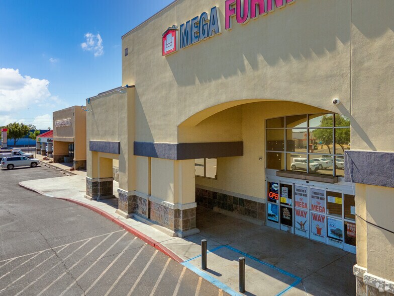 4240 W Bell Rd, Glendale, AZ à louer - Photo de l’immeuble – Image 3 sur 10