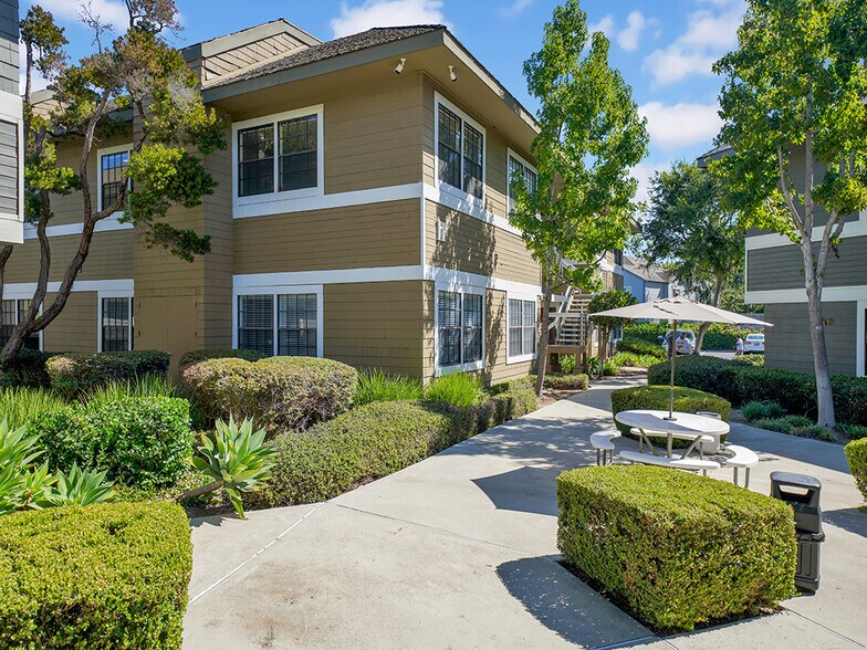 2900 Bristol St, Costa Mesa, CA à louer - Photo de l’immeuble – Image 2 sur 13