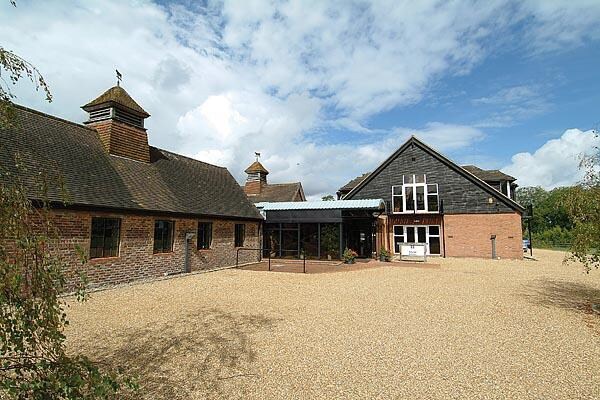 Ironsbottom, Reigate à louer - Photo de l’immeuble – Image 2 sur 2