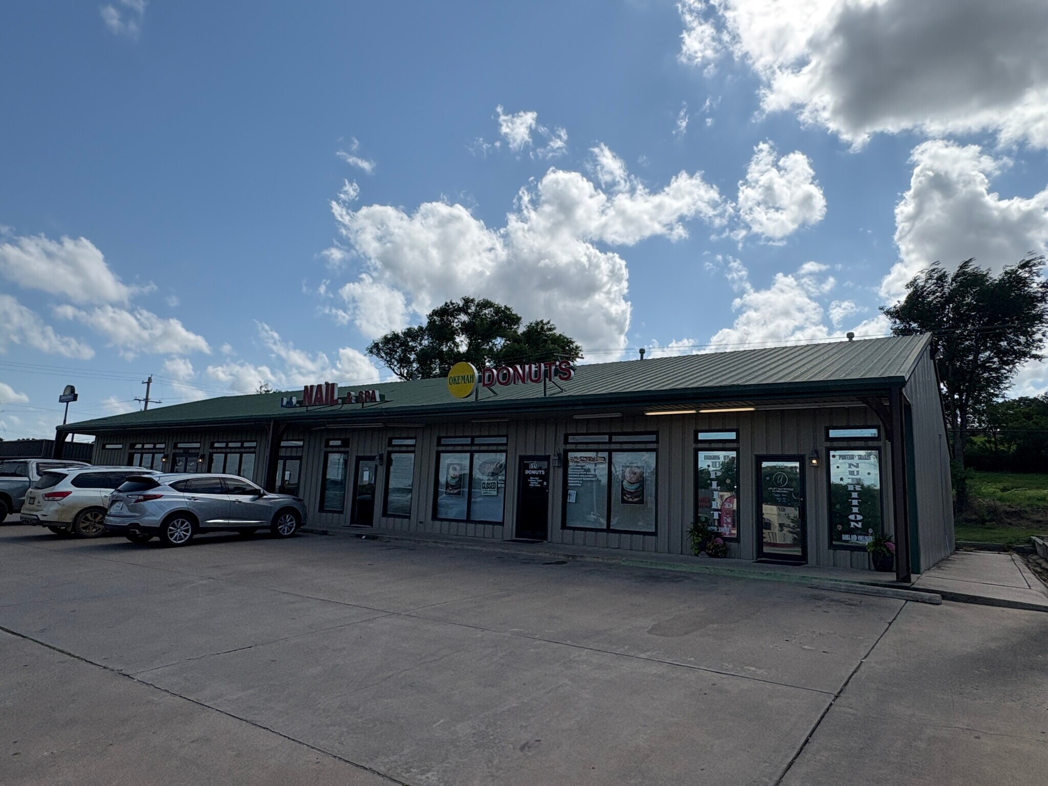519 S Woody Guthrie St, Okemah, OK à vendre Photo principale– Image 1 sur 9