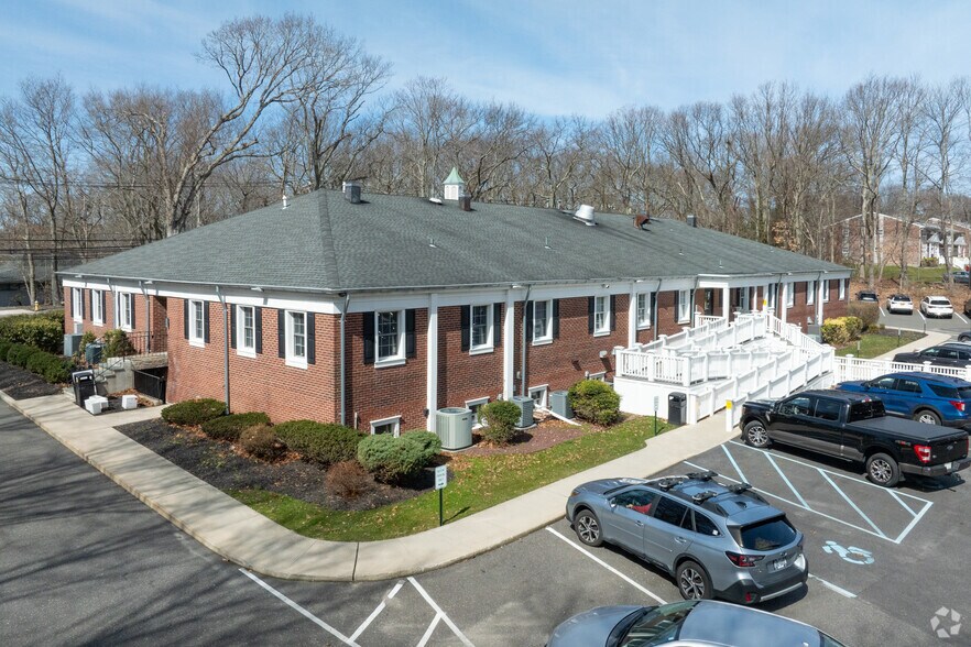 635 Belle Terre Rd, Port Jefferson, NY à vendre - Aérien – Image 3 sur 6