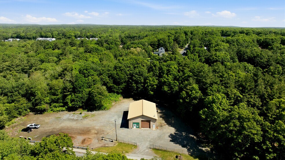 86 Eastman St, Mansfield, MA à vendre - Photo de l’immeuble – Image 2 sur 29