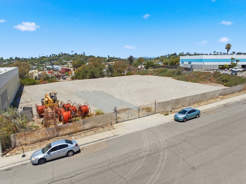 150 Bosstick Blvd, San Marcos, CA à vendre - Photo de l’immeuble – Image 1 sur 7