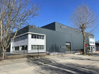 Plus de détails pour Industriel/Logistique à louer