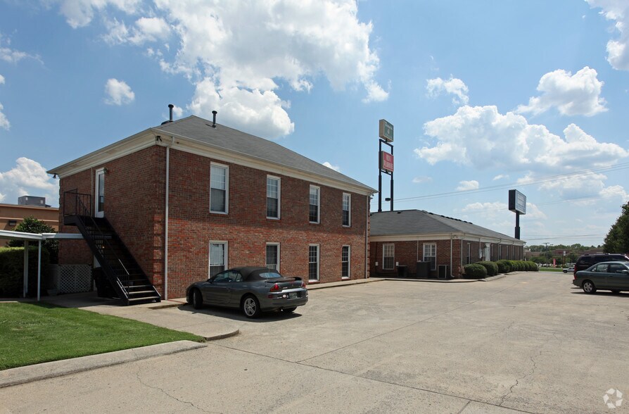 1980 Old Fort Pky, Murfreesboro, TN à louer - Photo de l’immeuble – Image 2 sur 33