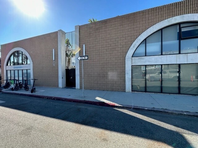 21-35 Market St, Venice, CA à louer - Photo principale – Image 1 sur 3