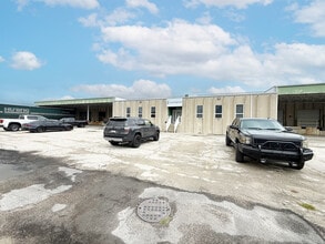 3580-3588 Work Dr, Fort Myers, FL à louer Photo intérieure– Image 1 sur 7