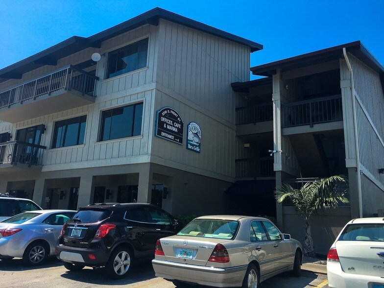 2210 S Front St, Melbourne, FL à louer - Photo de l’immeuble – Image 3 sur 65