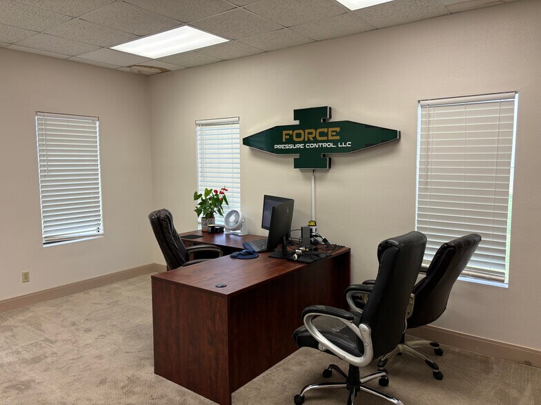3040 E IH-10 Hwy, Seguin, TX à louer - Photo de l’immeuble – Image 3 sur 22