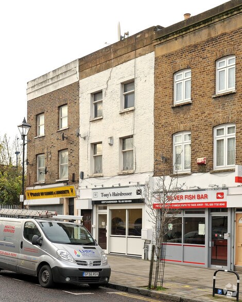 52 Gibbon Rd, Londres à louer - Photo de l’immeuble – Image 2 sur 3