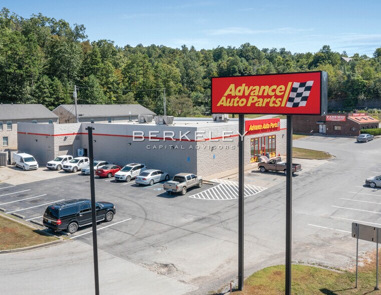 400 E Mountain Pky, Salyersville, KY à vendre - Photo de l’immeuble – Image 3 sur 6